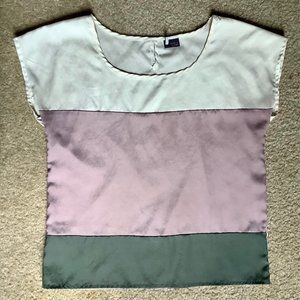 ⭐️2/$15 Sparkle & Fade Short-Sleeve Top Size Small